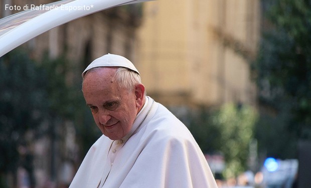 Nuovo appello della Chiesa di base a sostegno di papa Francesco